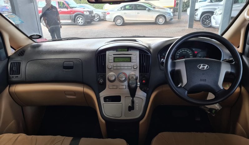 Hyundai H-1 2.5CRDi Bus GLS