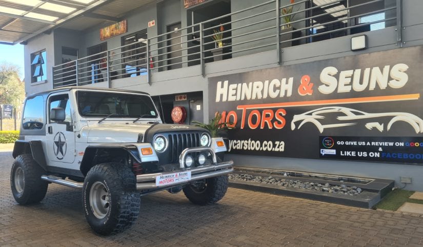 Jeep Wrangler 4.0L V6 Sahara 6Sp