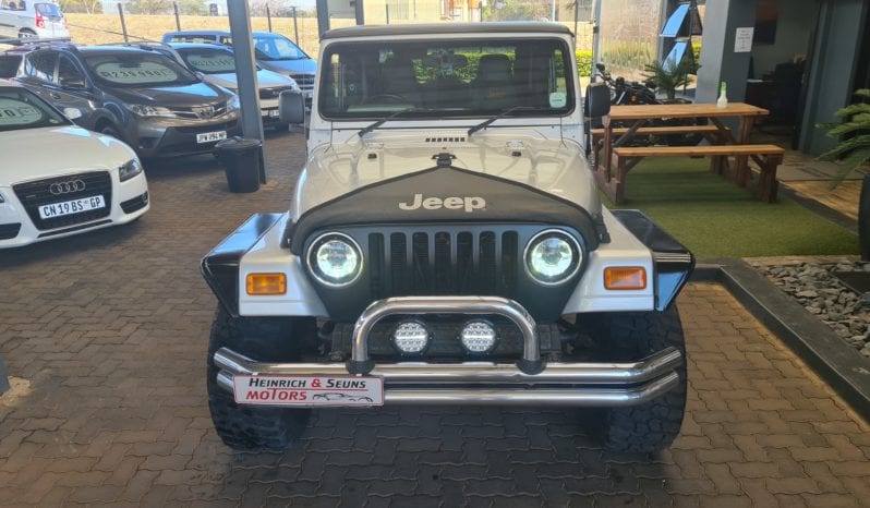Jeep Wrangler 4.0L V6 Sahara 6Sp