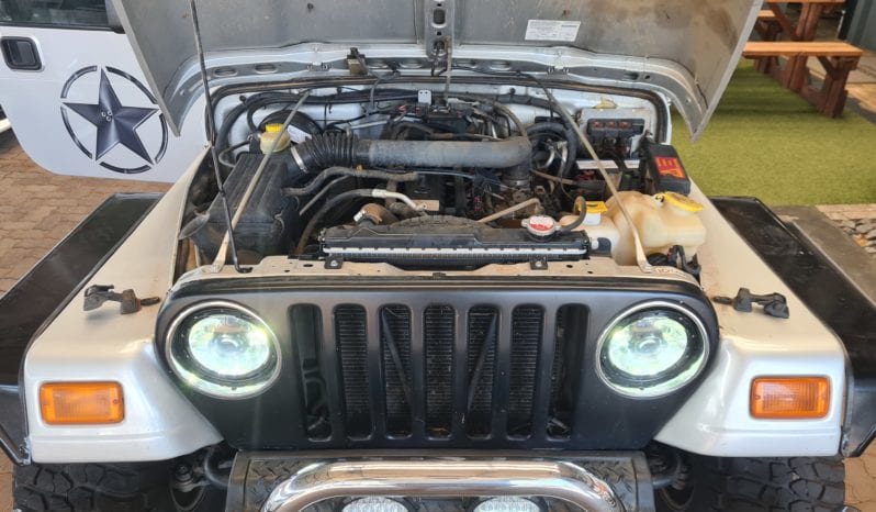 Jeep Wrangler 4.0L V6 Sahara 6Sp