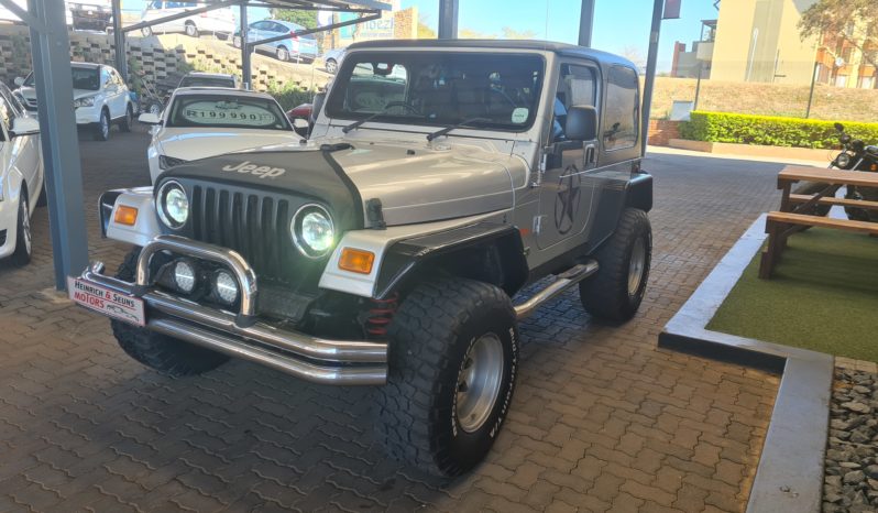 Jeep Wrangler 4.0L V6 Sahara 6Sp