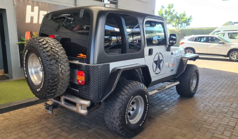 Jeep Wrangler 4.0L V6 Sahara 6Sp