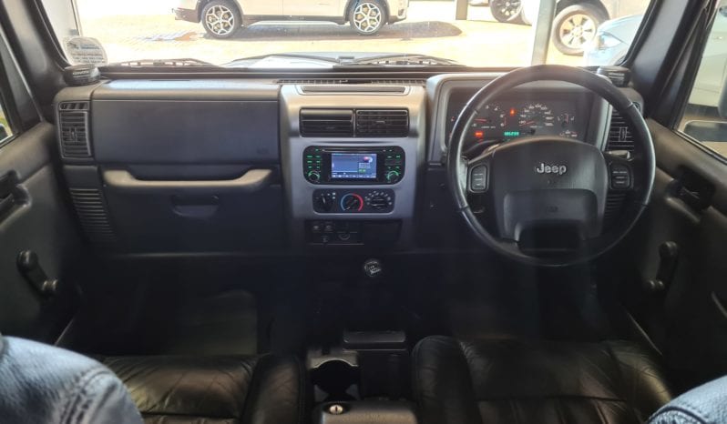 Jeep Wrangler 4.0L V6 Sahara 6Sp
