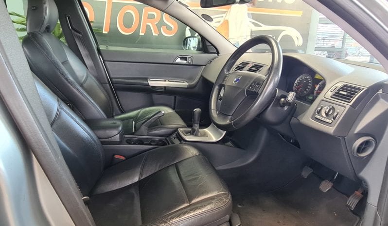 Volvo V50 2.0L